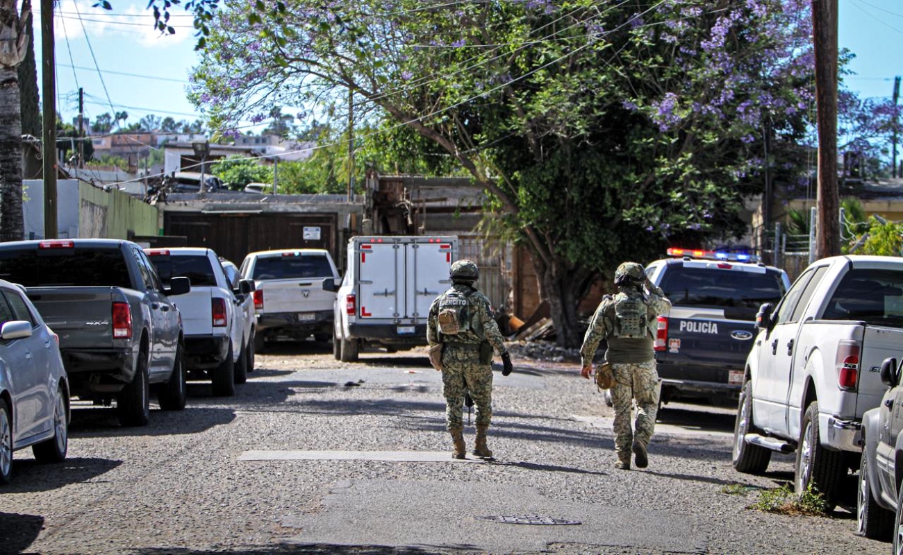 Localizan a dos personas sin vida y con huellas de violencia en la colonia Rubio