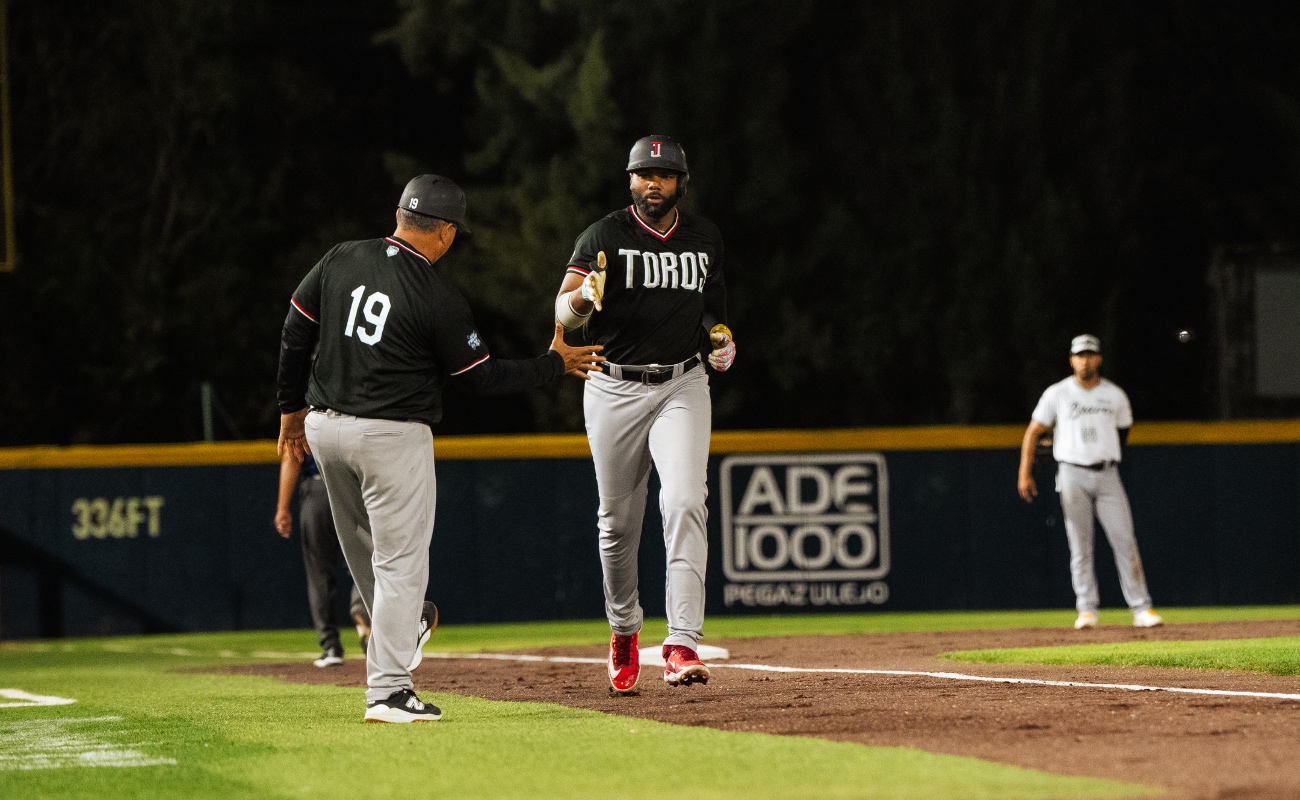 Los Toros se llevaron el triunfo en la novena entrada por pizarra final de 13-12 ante Bravos de León en el Estadio Domingo Santana.