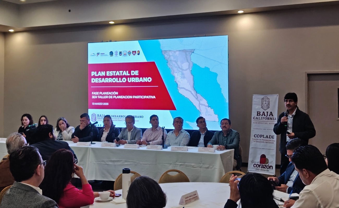 Se instalaron mesas de trabajo para definir políticas de suelo, vivienda social y estrategias de gestión hídrica, movilidad y gobernanza territorial.