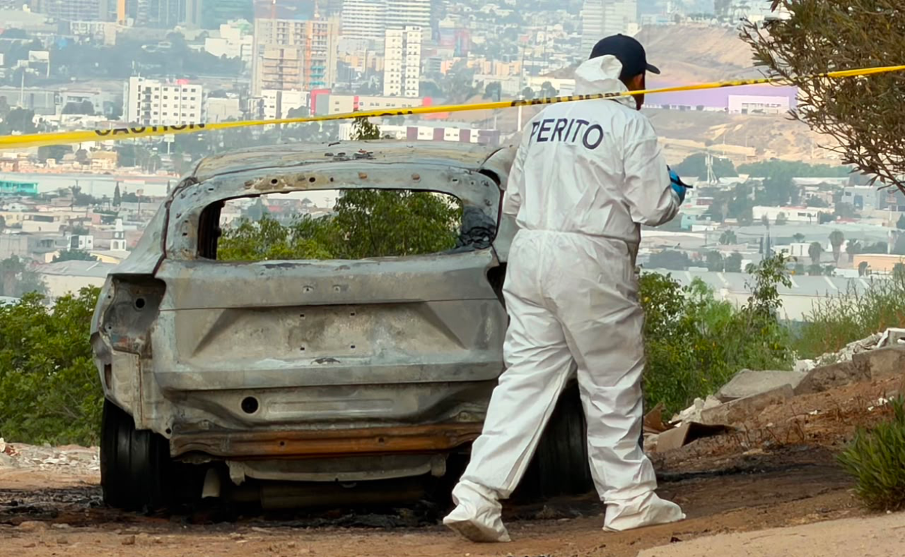 Investigan para determinar la identidad de la víctima, y las circunstancias en las que ocurrió el incendio.