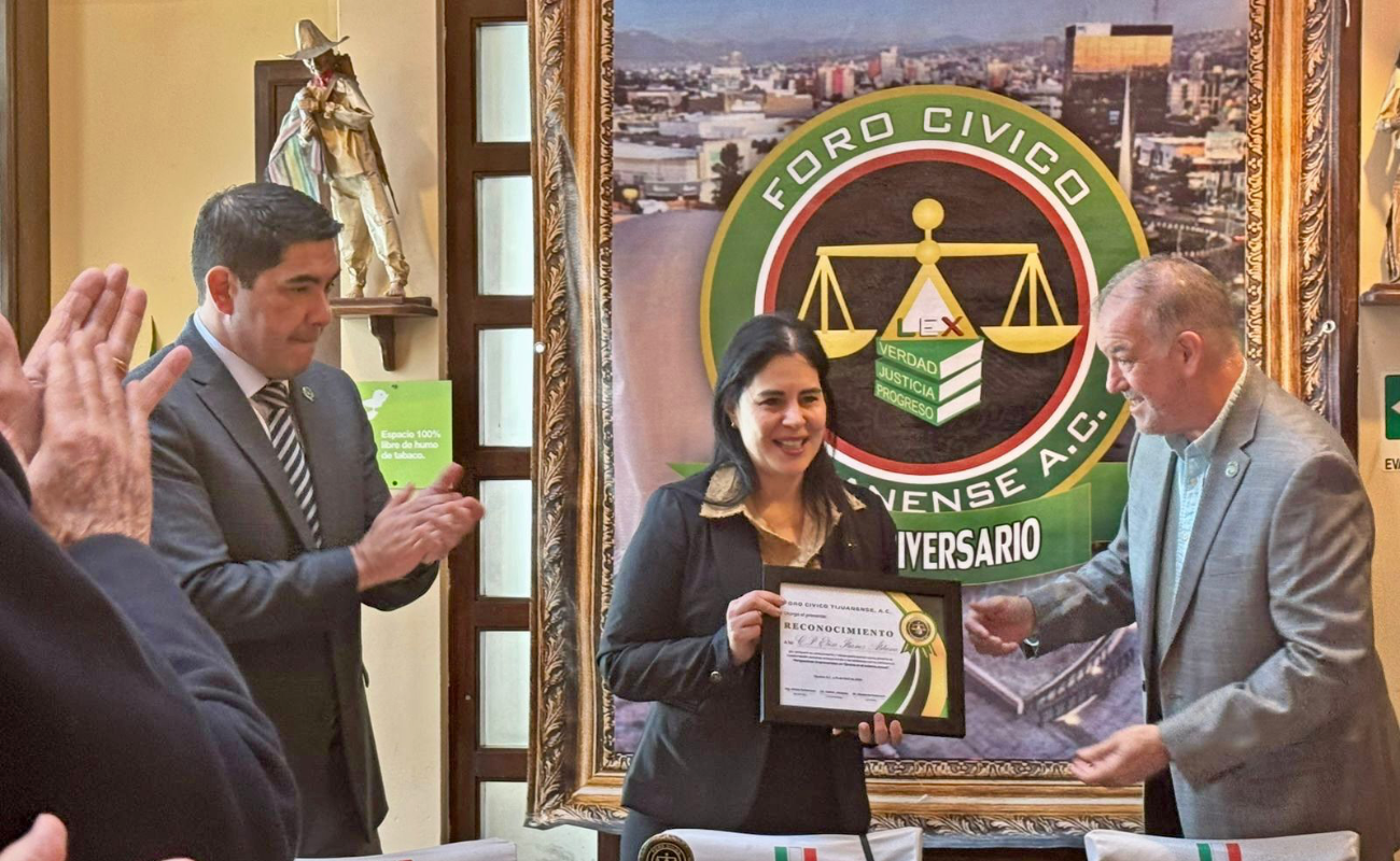 Elisa Ibáñez Aldana fue expositora ante integrantes del Foro Cívico Tijuanense.