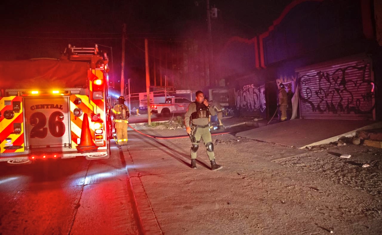 Se incendia “picadero” en local abandonado en La Sierra
