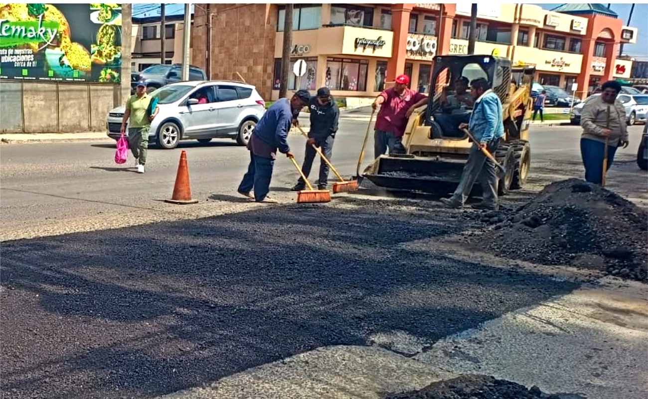 Bachea Gobierno de Ensenada más de 11 mil 500 m2 de vialidades