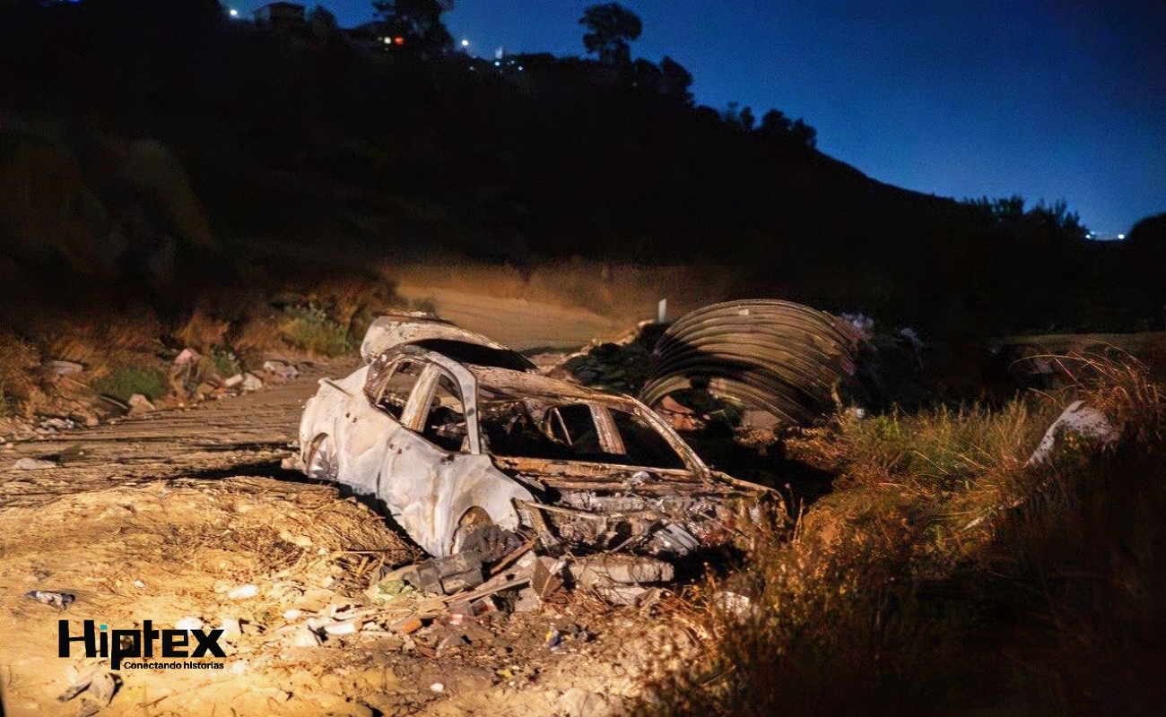 Hallan vehículo calcinado; se presume fue utilizado en asesinato de agente estatal