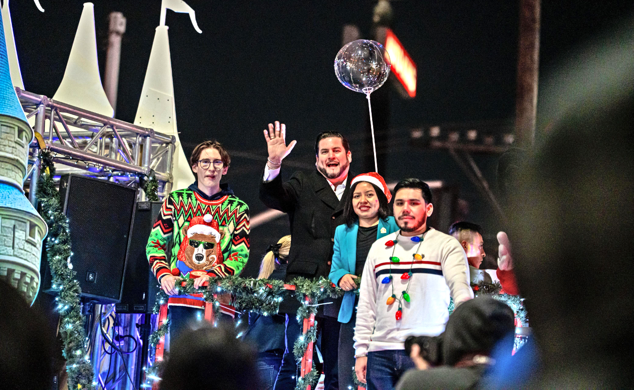 Encabeza Ismael Burgueño Ruiz caravana navideña