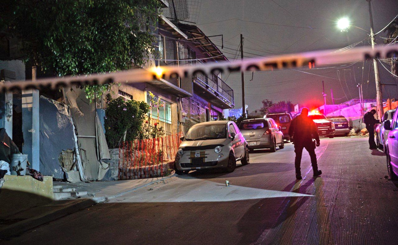 En la escena fueron localizados cerca de 20 casquillos percutidos.