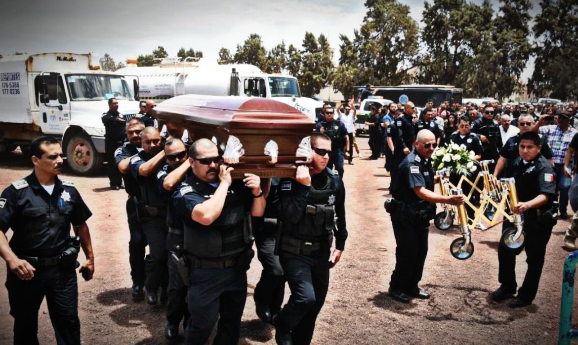 Adeudan 15 seguros de vida de policías fallecidos