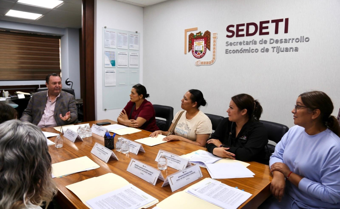 Entrega Gobierno Municipal apoyos a deportistas tijuanenses para competencias internacionales