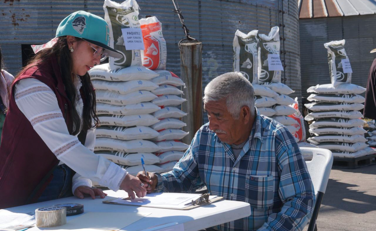Entregan Fertilizantes para el Bienestar a más de 74 mil productoras y productores de Michoacán