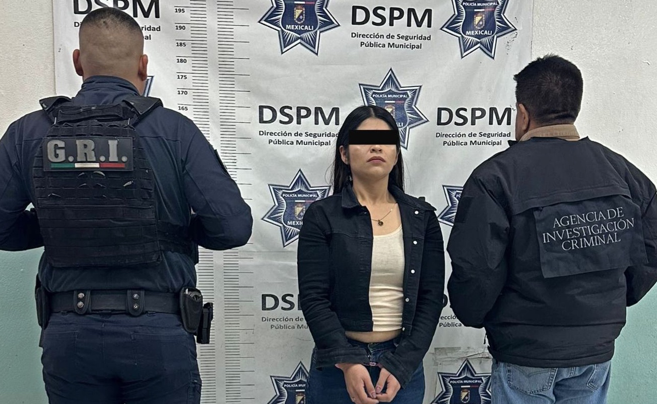 Tras coordinación con FGR, policía municipal detiene a mujer con orden de aprehensión