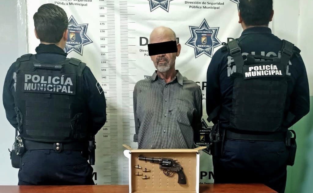 Policía Municipal asegura a un hombre por amenazas y portación de arma de fuego en Pórticos Del Valle