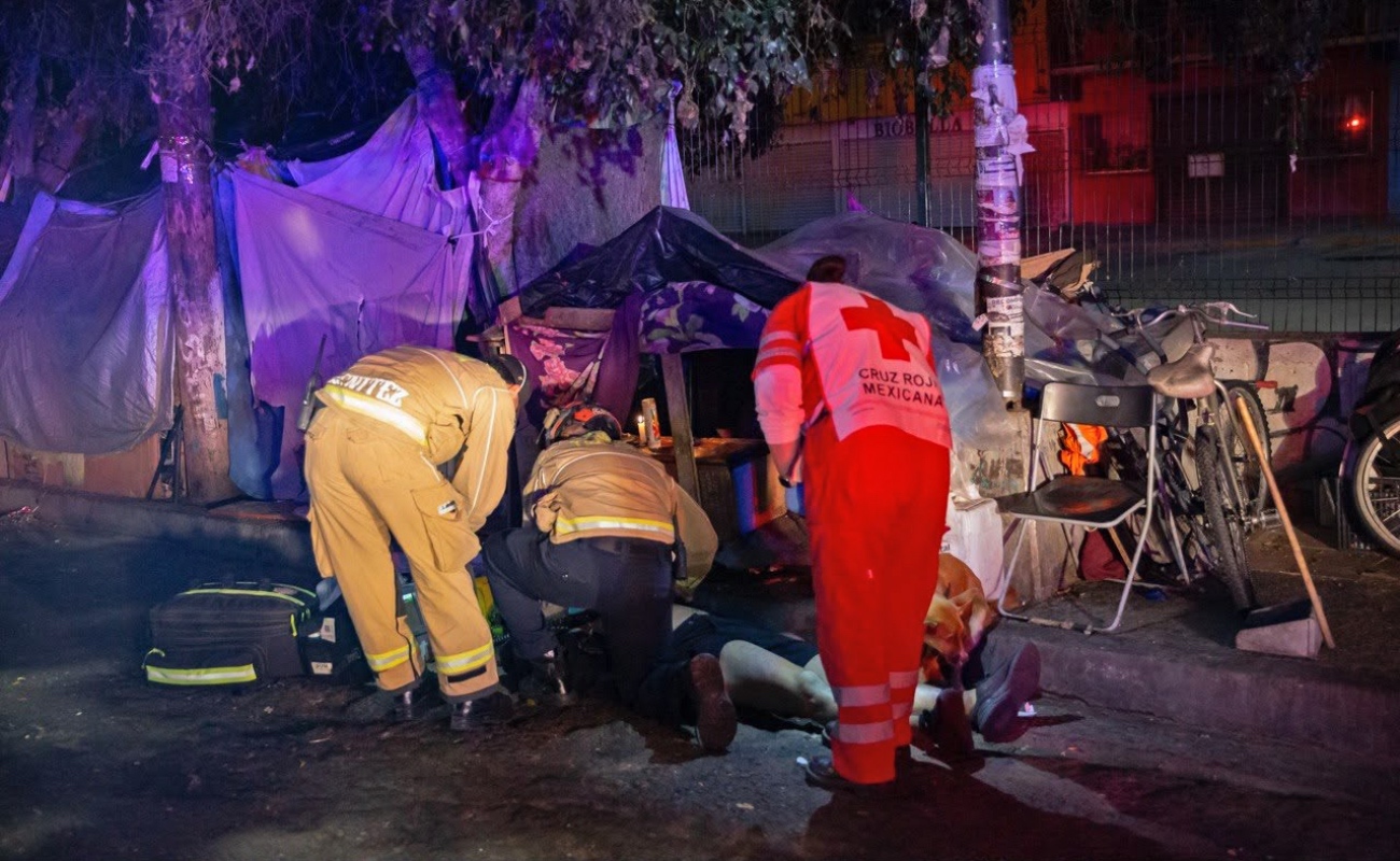 Hallan sin vida a un hombre frente al Desayunador del Padre Chava