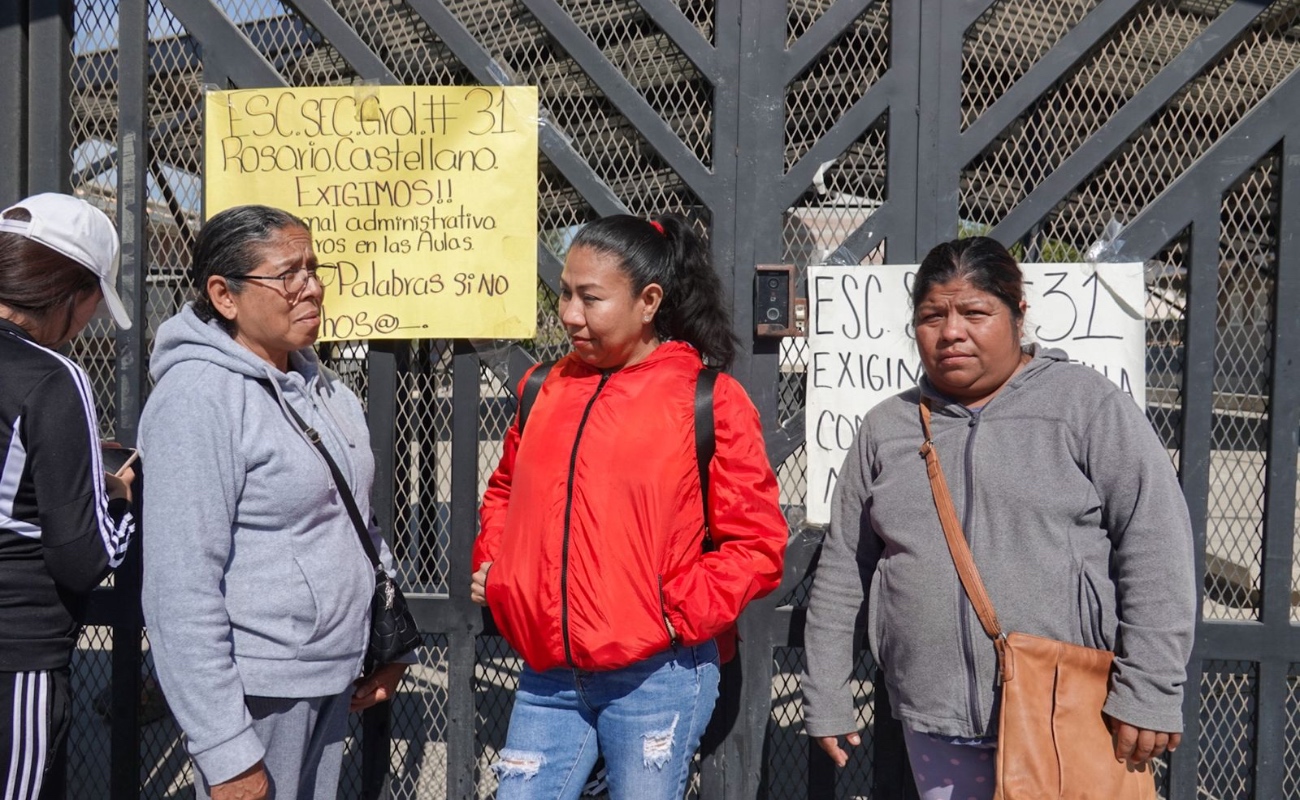 Desde hace un mes, padres mantienen tomada la Secundaria General 31 por falta de maestros