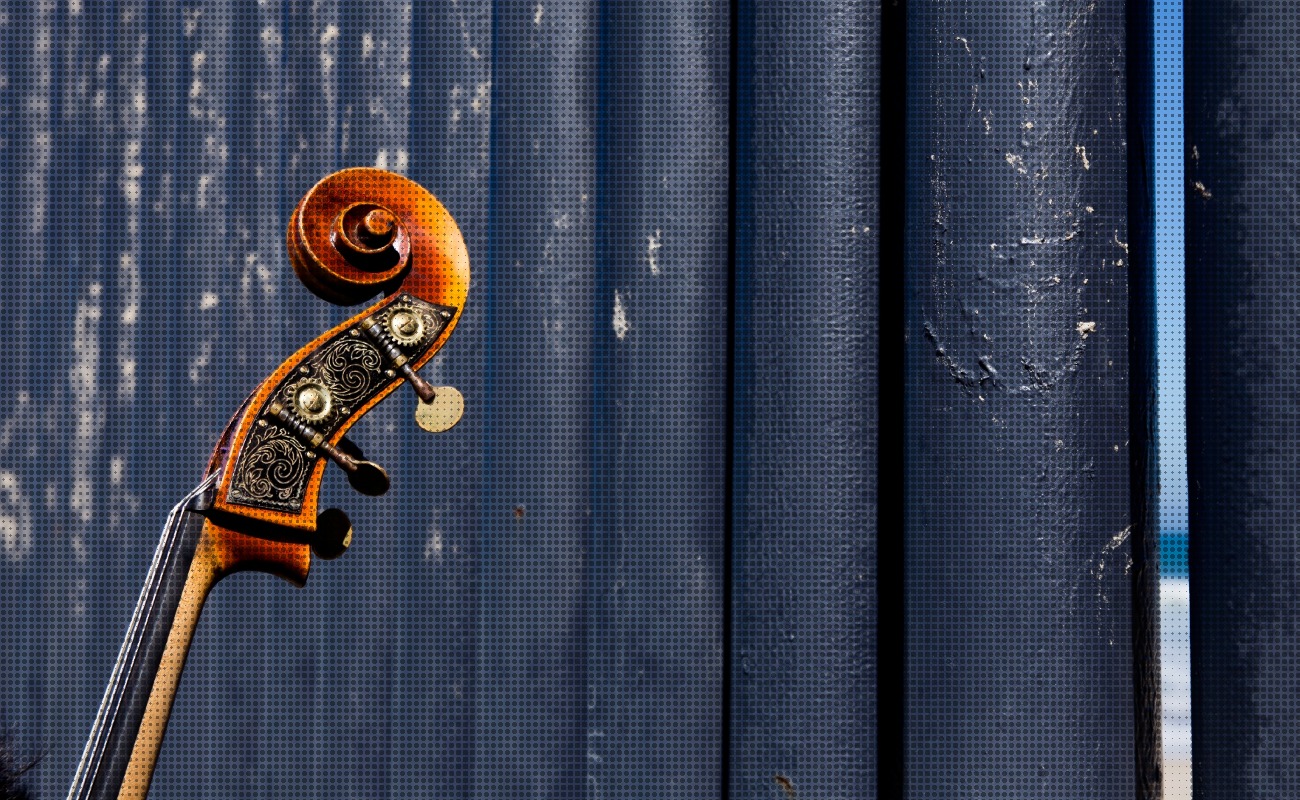 9Spiral Project es el tercer ensamble de una serie que agrupaciones que desembocarán en una pequeña orquesta multilenguaje de instrumentación de diversas culturas.