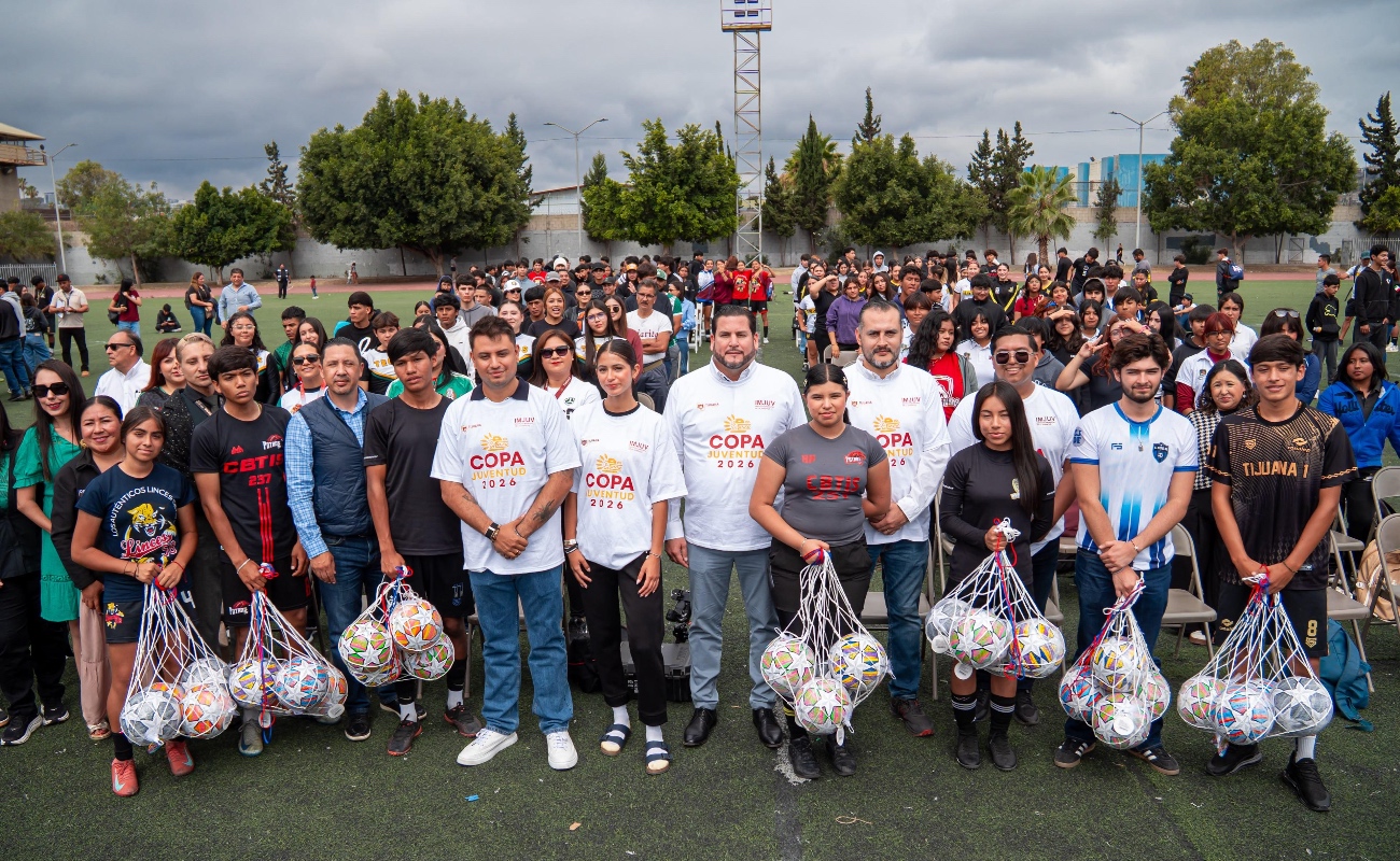 Fortalecen el desarrollo integral de la juventud a través del deporte, la sana convivencia y el trabajo en equipo entre estudiantes.