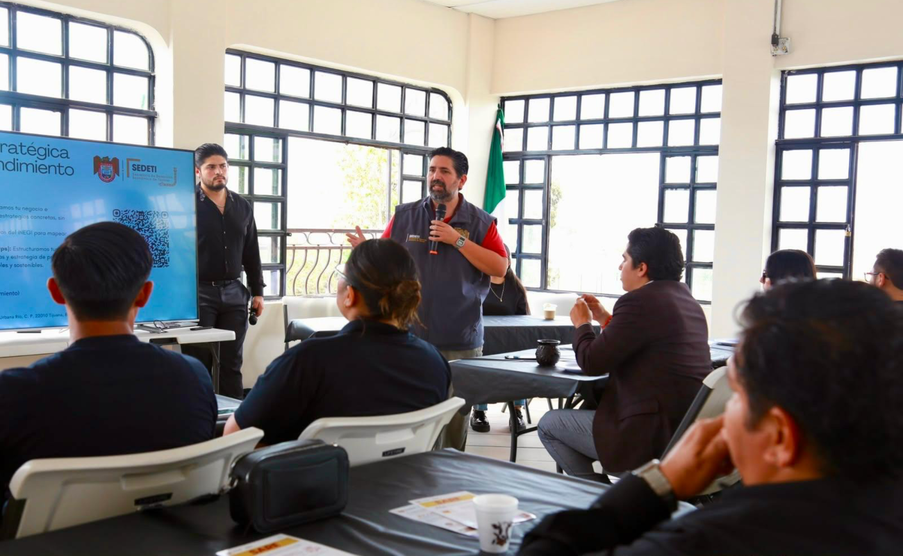 Acerca XXV Ayuntamiento herramientas y programas a emprendedores de la Zona Este