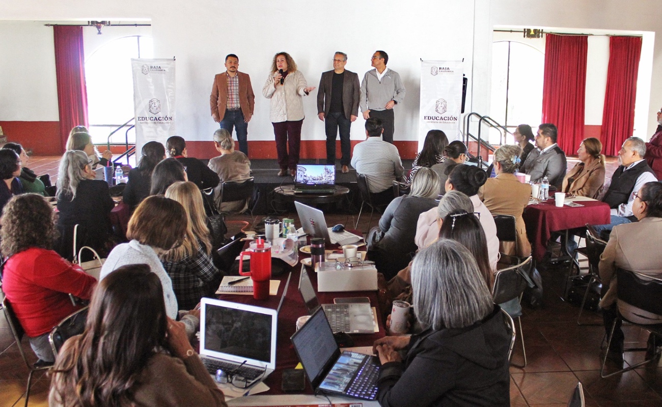 Realizan congreso "Era Digital: Uso Seguro y Responsable de las Tecnologías de la Información y Comunicación".