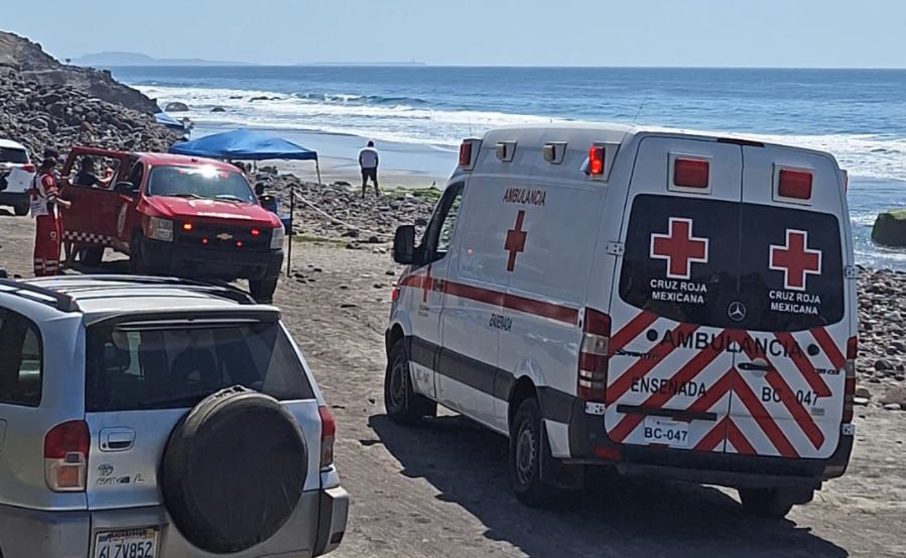 Uno de los rescatados fue trasladado a un hospital.