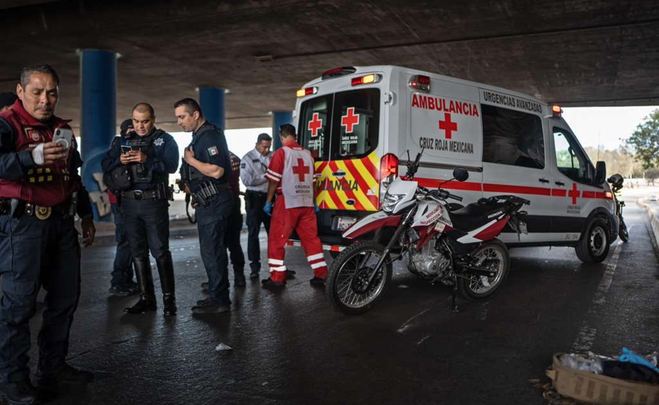 Sufre Auxiliar Vial caída de motocicleta en Zona Centro