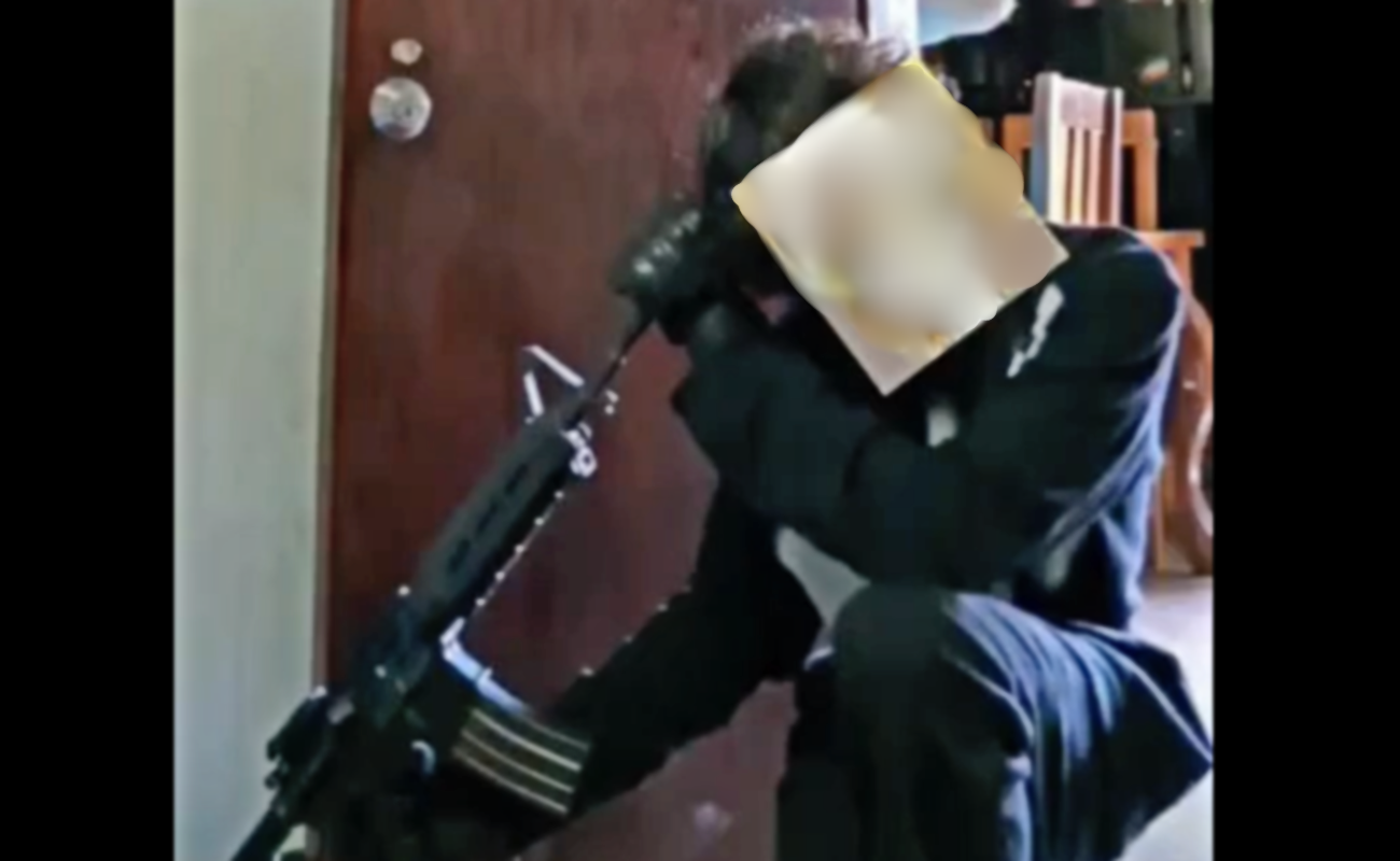 El estudiante fue detenido por fuerzas de seguridad.