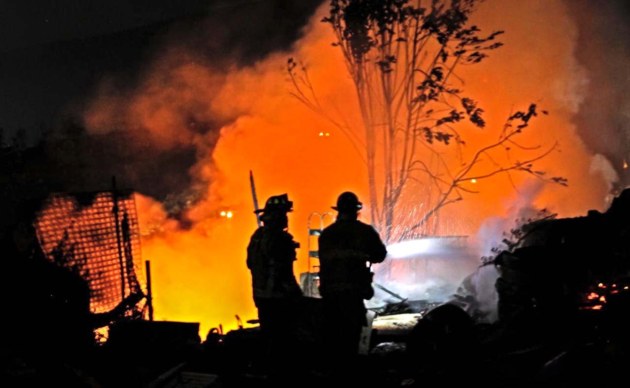 Incendio consume seis viviendas en Granjas Familiares División del Norte