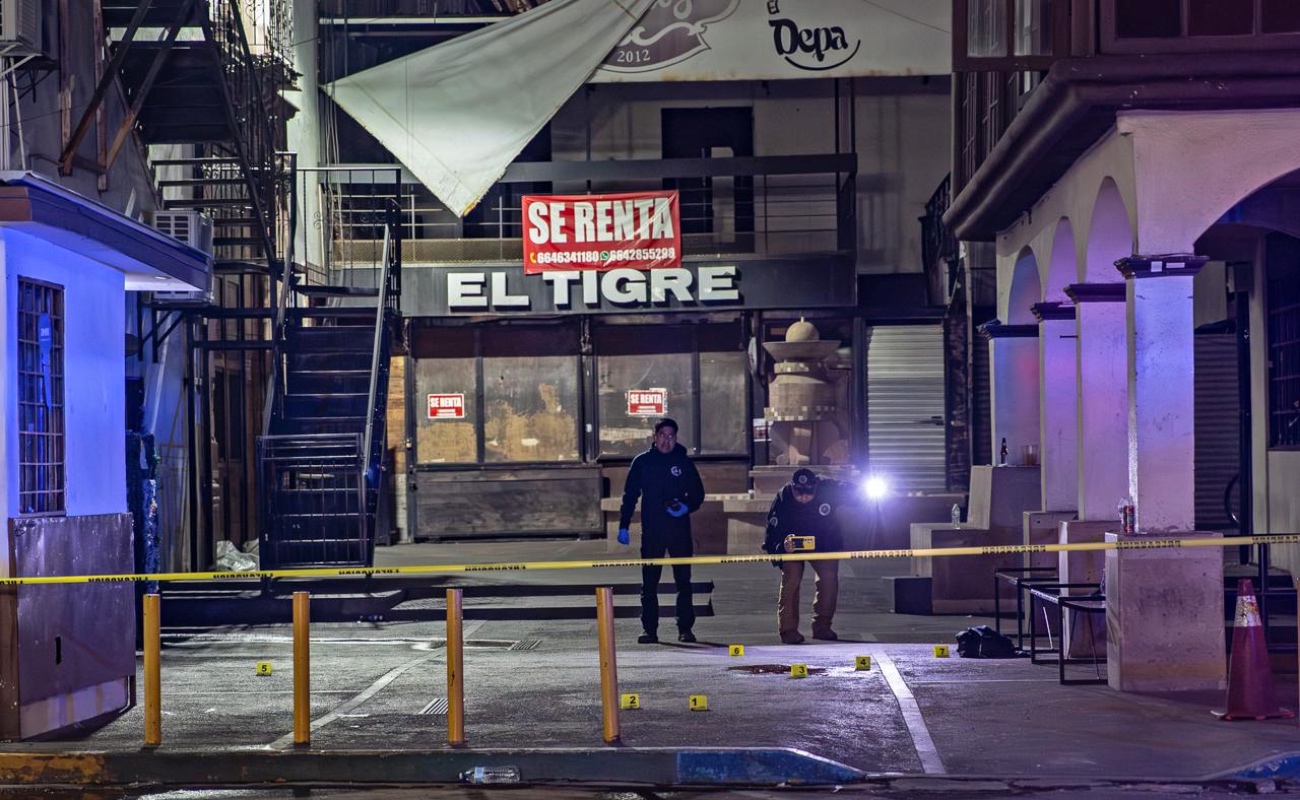 Balean a hombre en estacionamiento de Plaza Fiesta