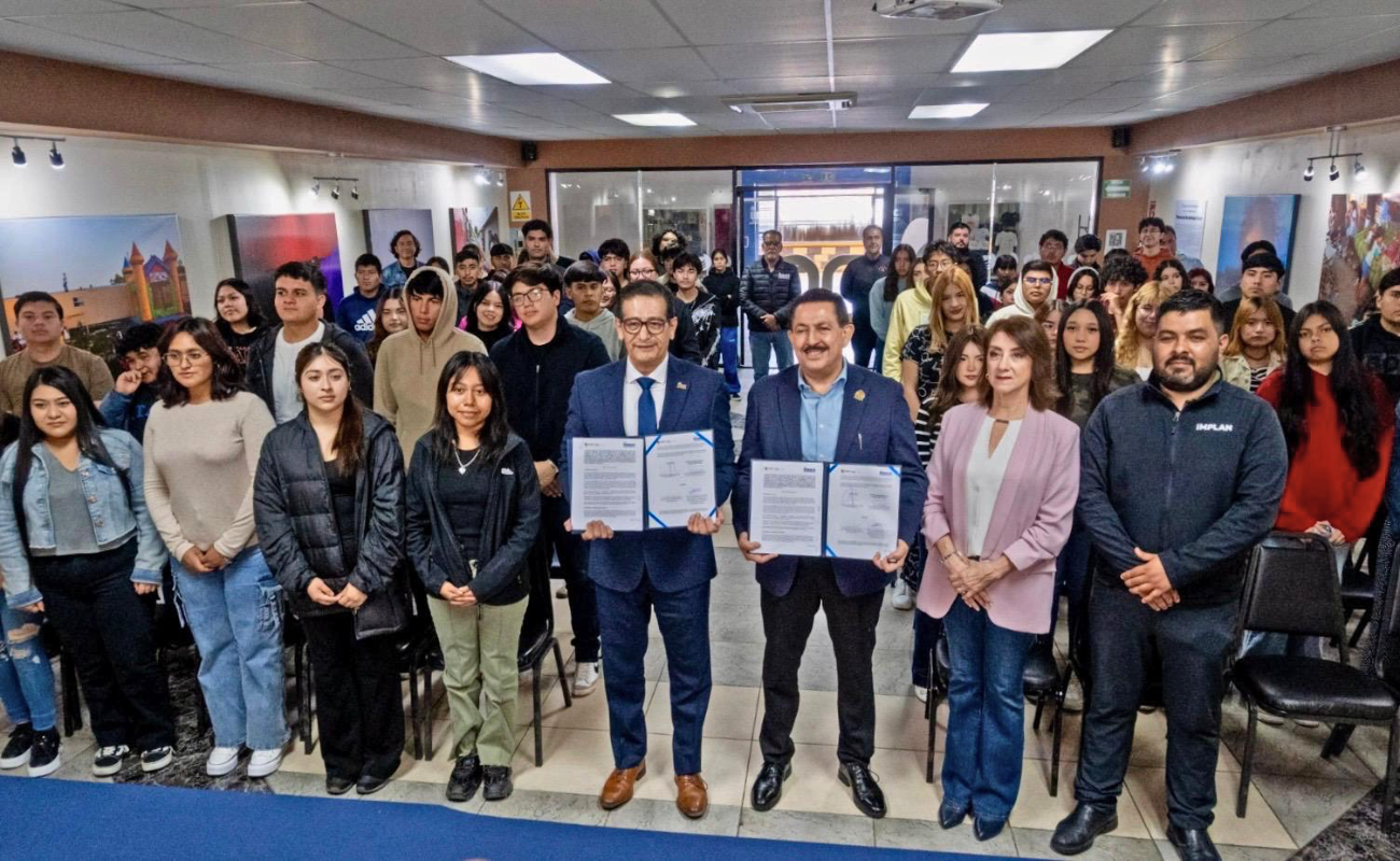 El director General Ejecutivo del IMPLAN, Juan Diego Mascareño López, encabezó la firma.