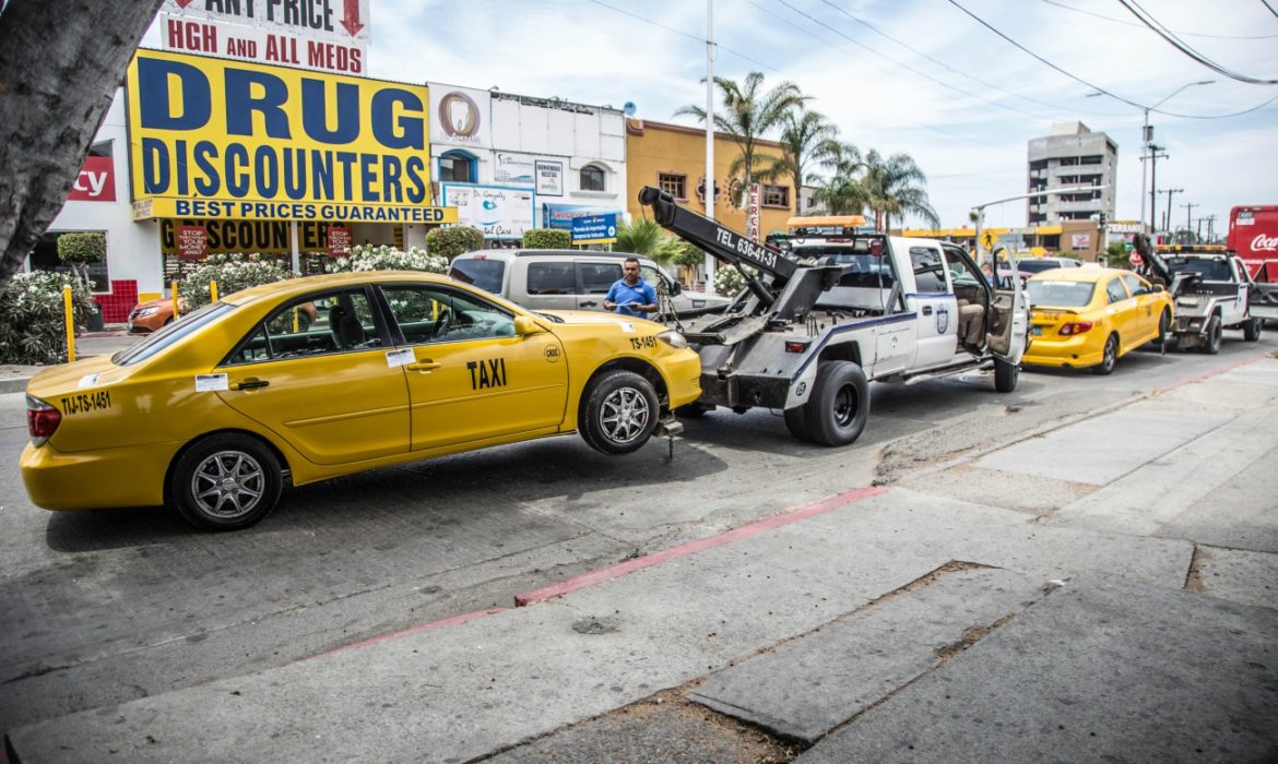 Intentan reinstalarse taxis amarillos