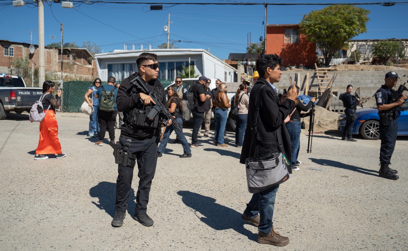 Periodistas marchan en Tecate en protestan por agresión contra reportero