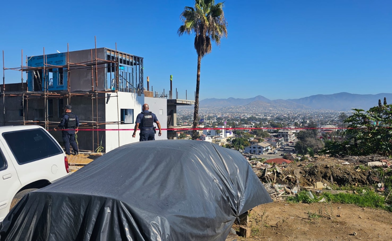 El cuerpo de un hombre de aproximadamente 40 años presentaba golpes en la cabeza.