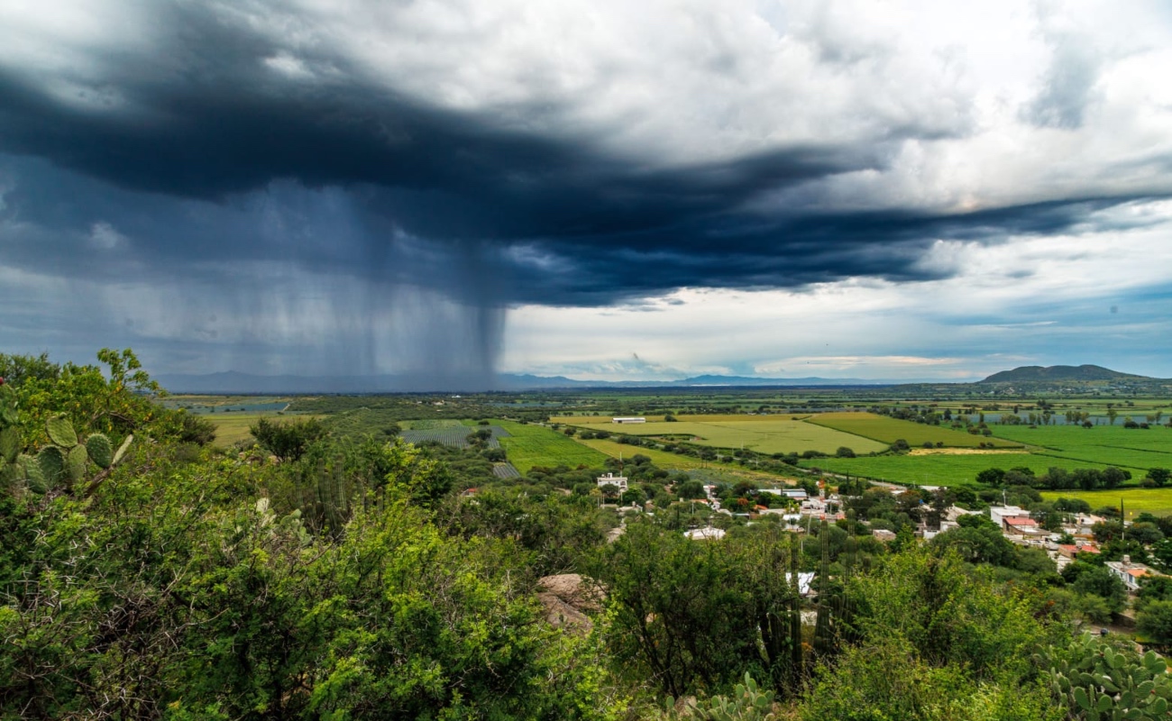 La aplicación de la fórmula química Rain Mate en nubes, genera precipitaciones pluviales.