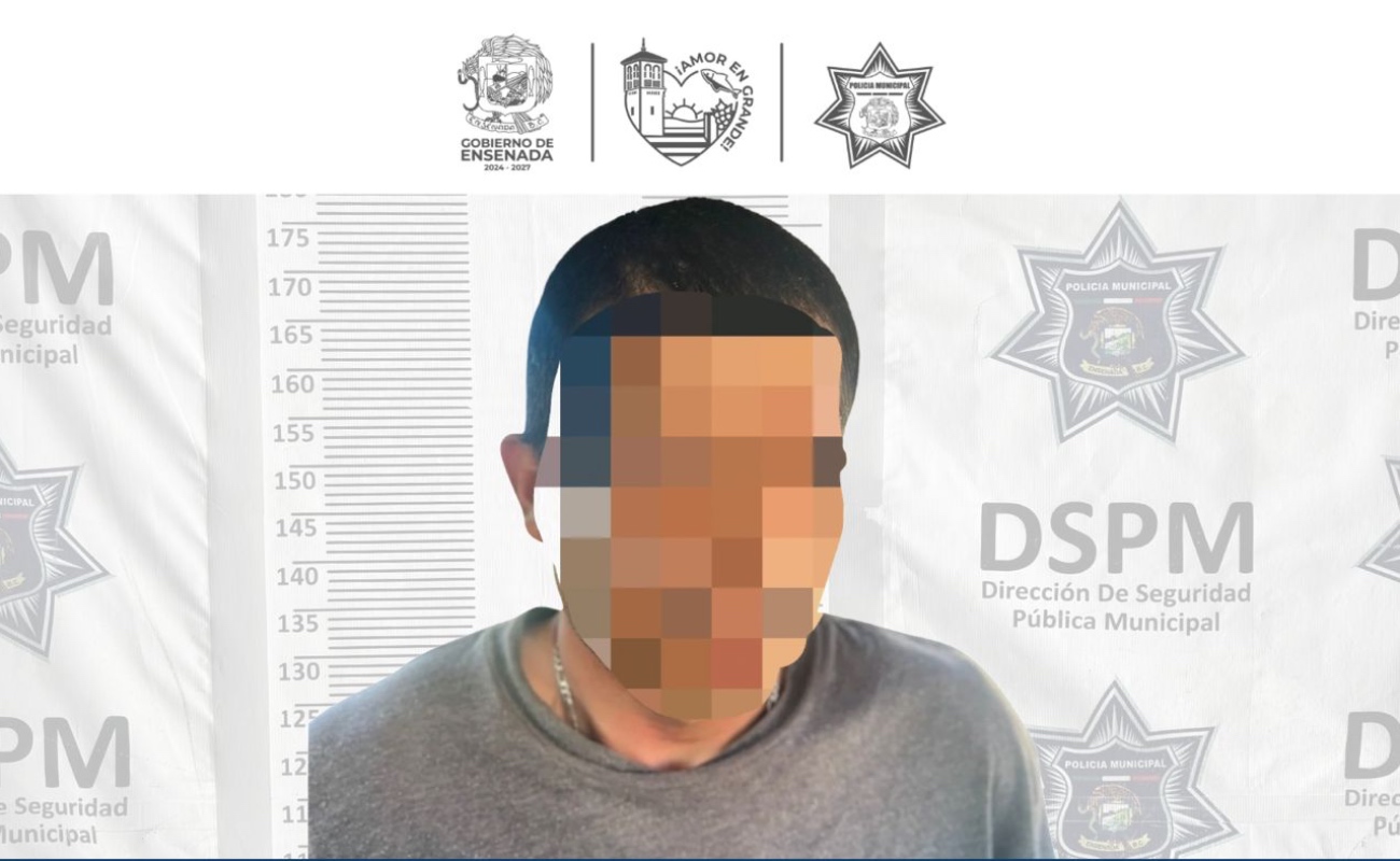 Arrestan policías municipales a hombre por presunta portación de arma prohibida en Maneadero