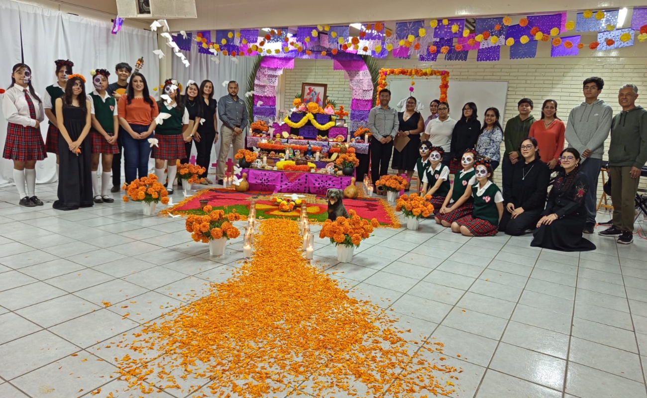Escuelas secundarias de Tecate participan en el concurso municipal de altares de muertos