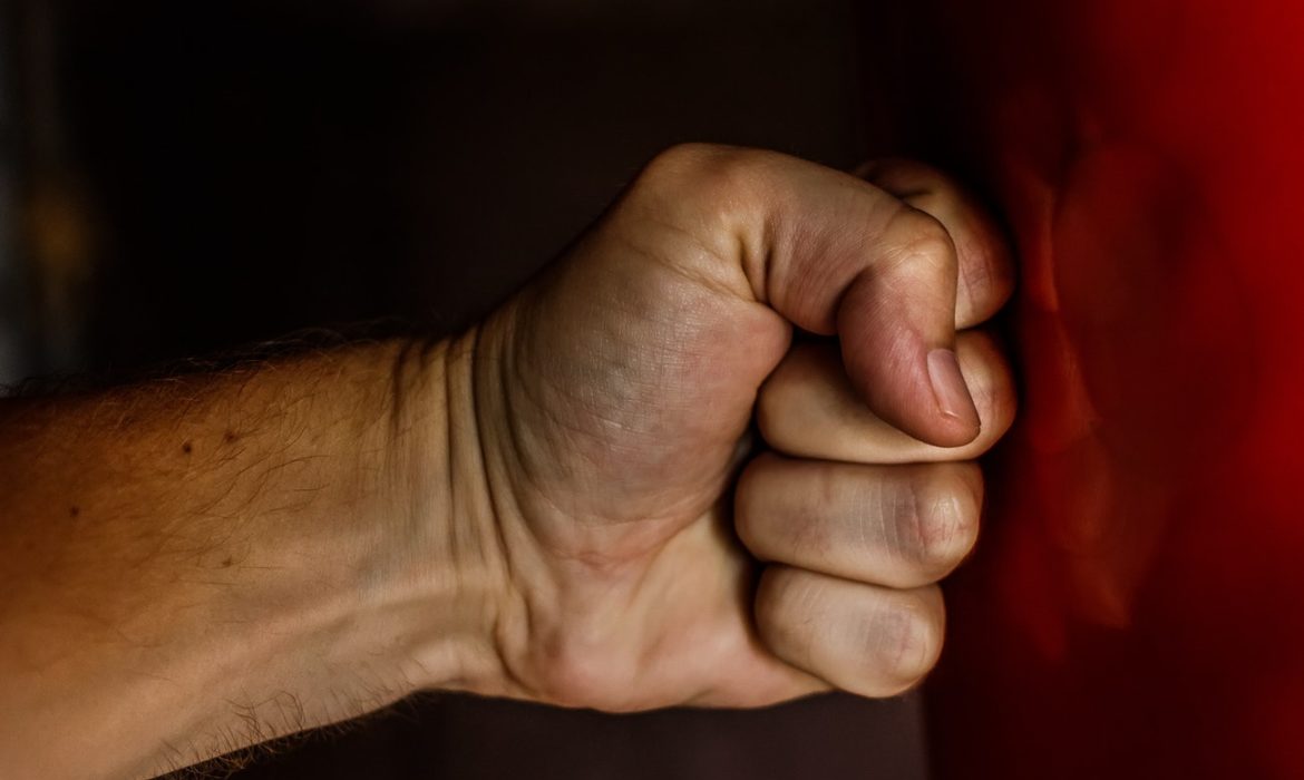 Violencia contra mujeres