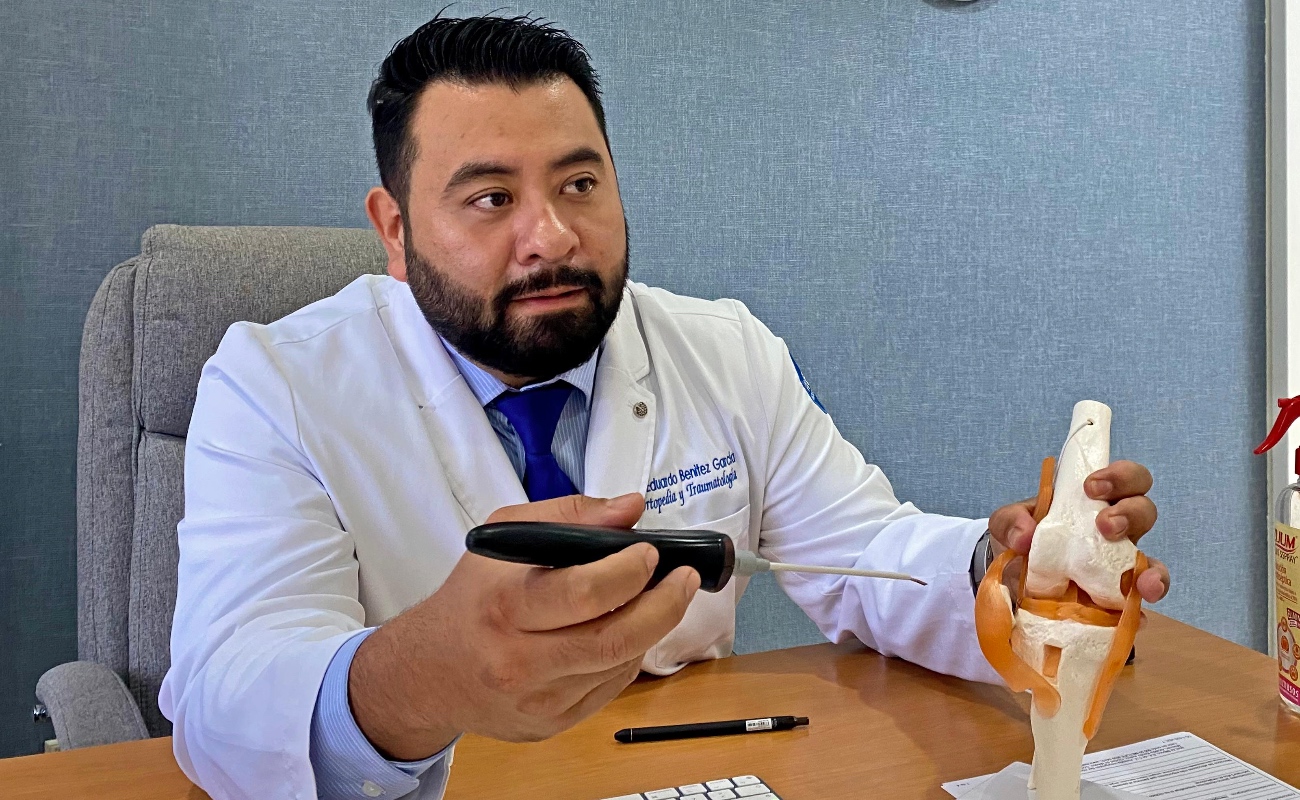 Realizar un calentamiento adecuado, con activación muscular y estiramientos, es crucial para prevenir lesiones deportivas.