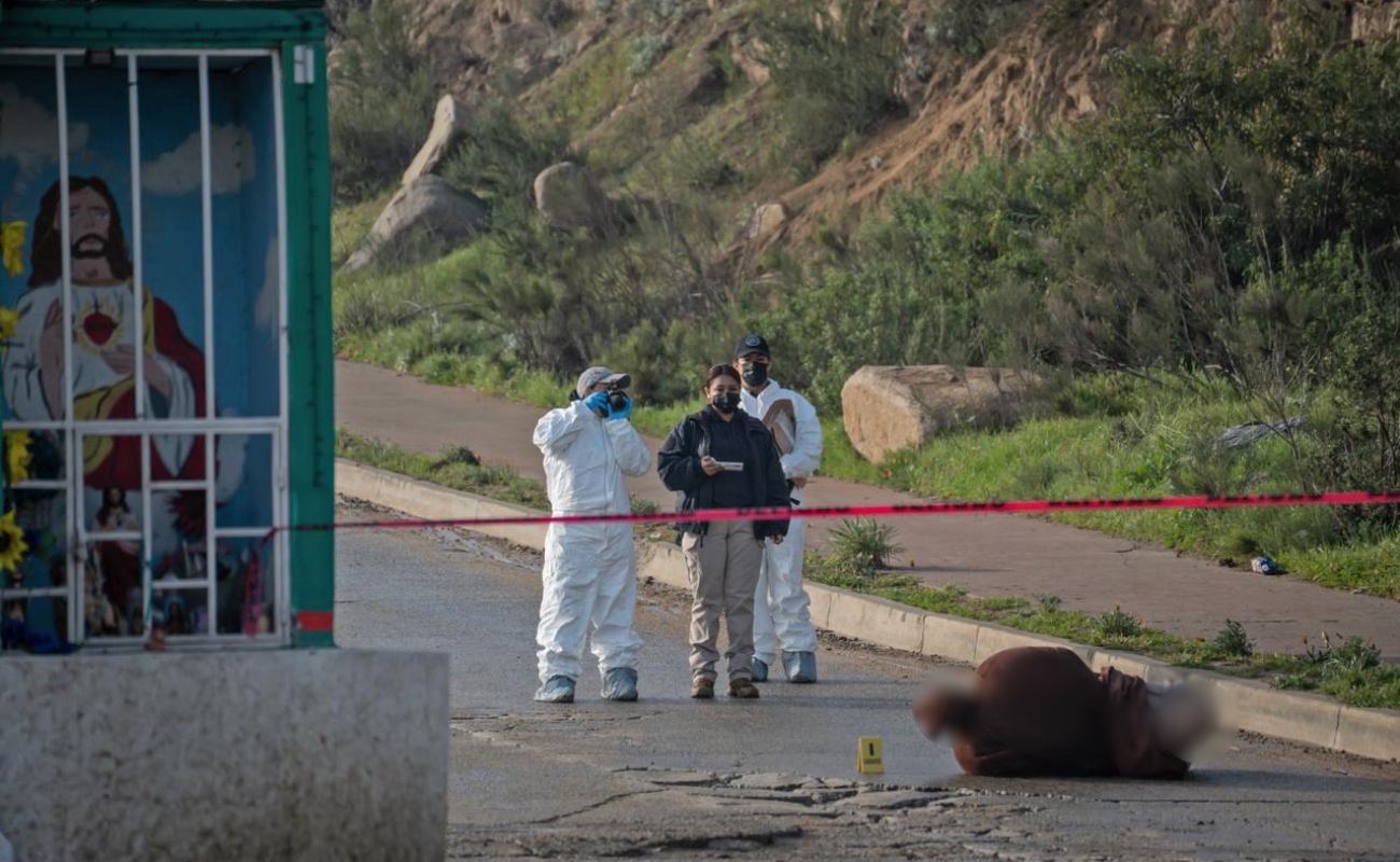 Hallan cuerpo encobijado en acceso a Hacienda Las Delicias III