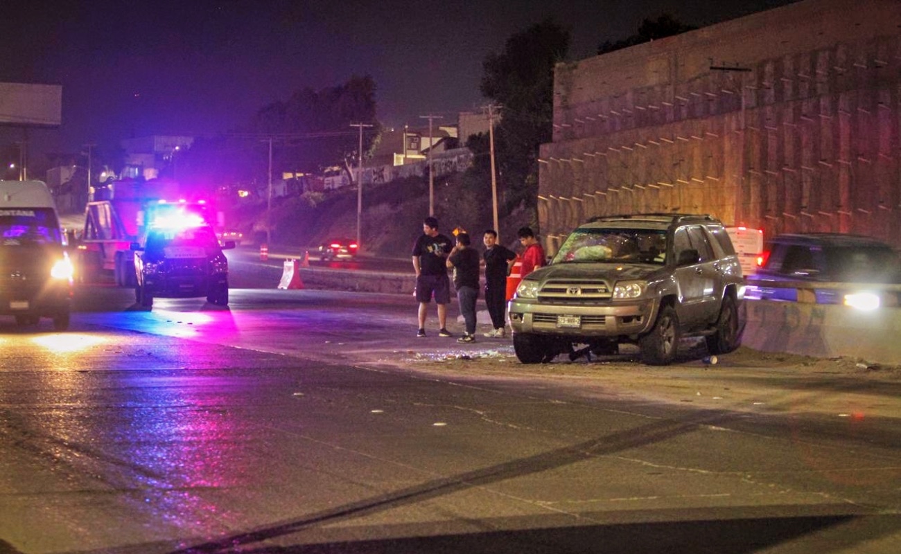 Dos jóvenes de origen chino salen ilesos tras accidente en el bulevar 2000