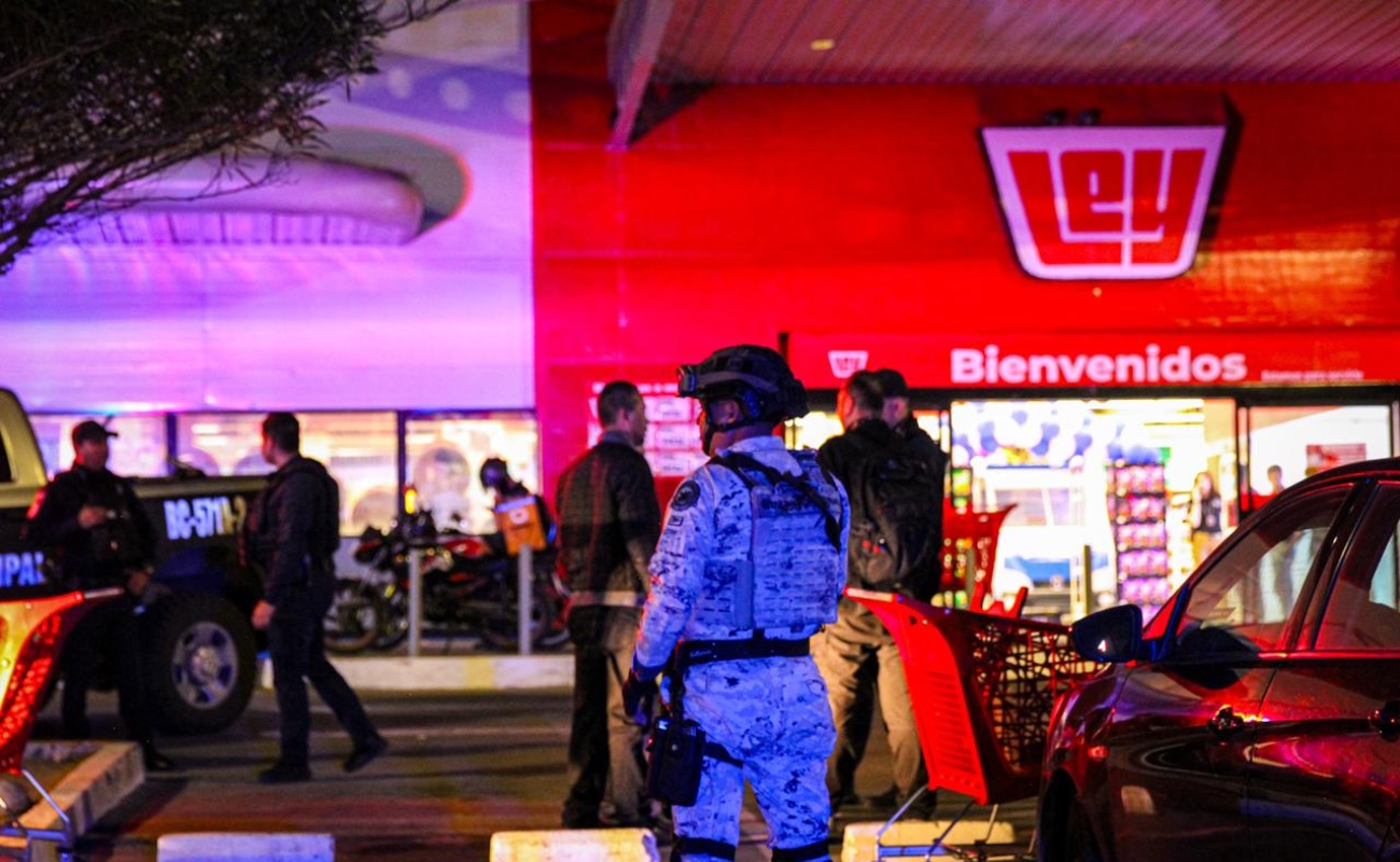 Asalto con violencia en tienda Ley Casa Blanca deja un detenido y un guardia lesionado