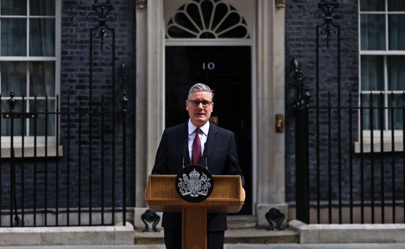 Keir Starmer dimite como primer ministro del Reino Unido tras creciente presión política
