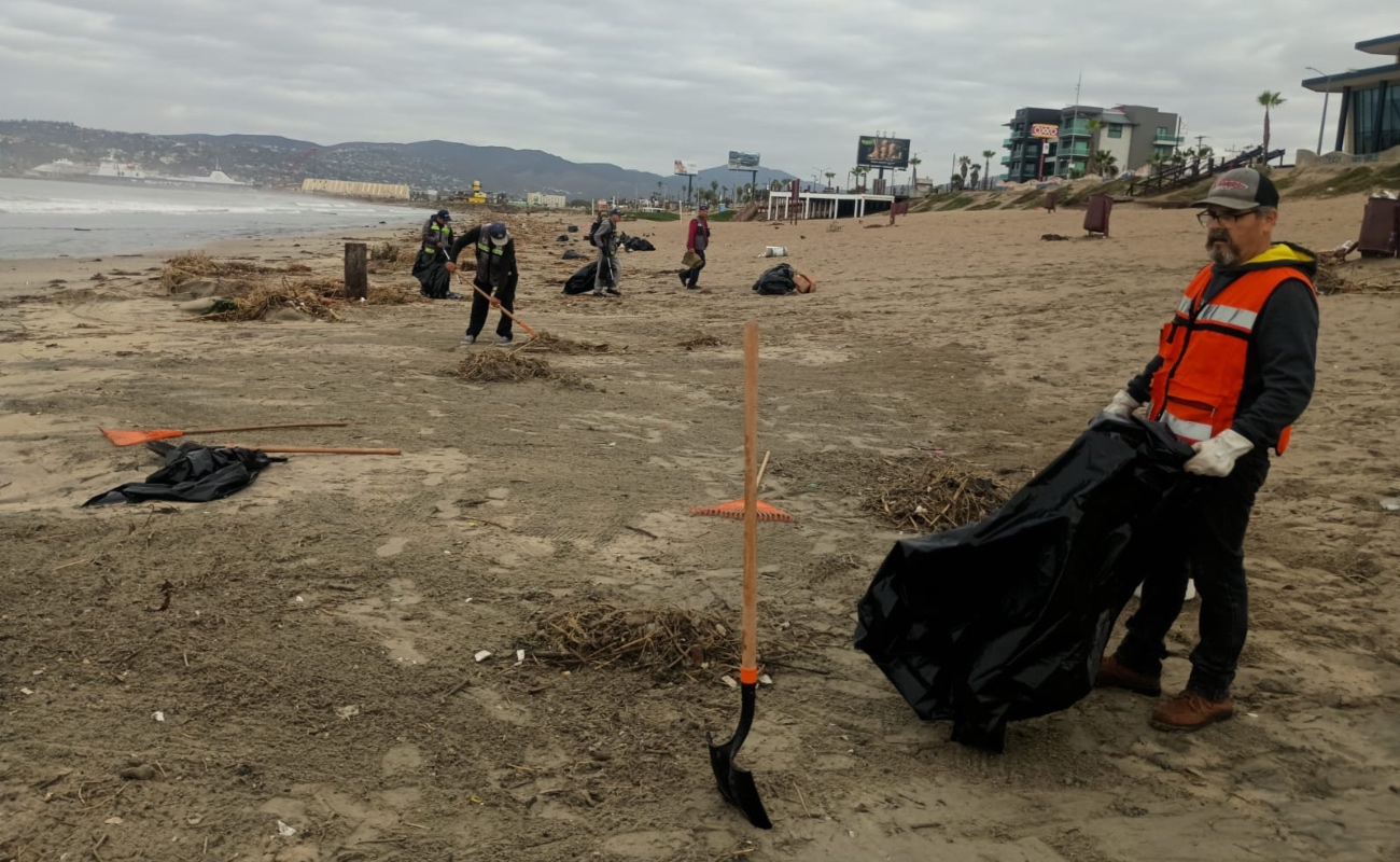 Cuadrillas de ZOFEMAT recolectan aproximadamente 2.5 toneladas diarias de residuos arrastrados por los arroyos.