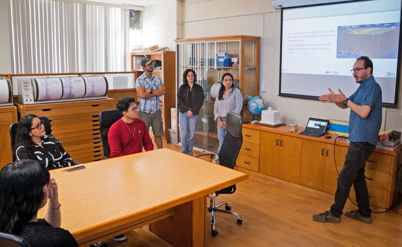 Estudiantes de licenciatura realizaron estancias en laboratorios; desarrollan proyectos con la asesoría de personal investigador.