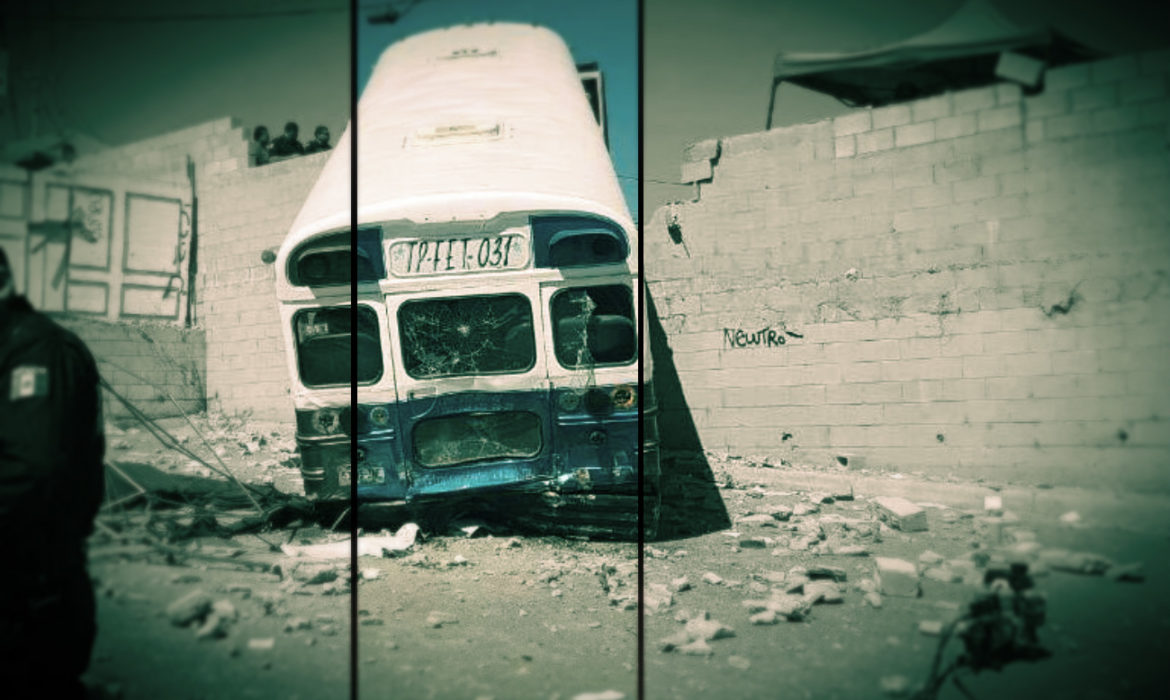 Deja camionazo dos muertos en Villas del Prado
