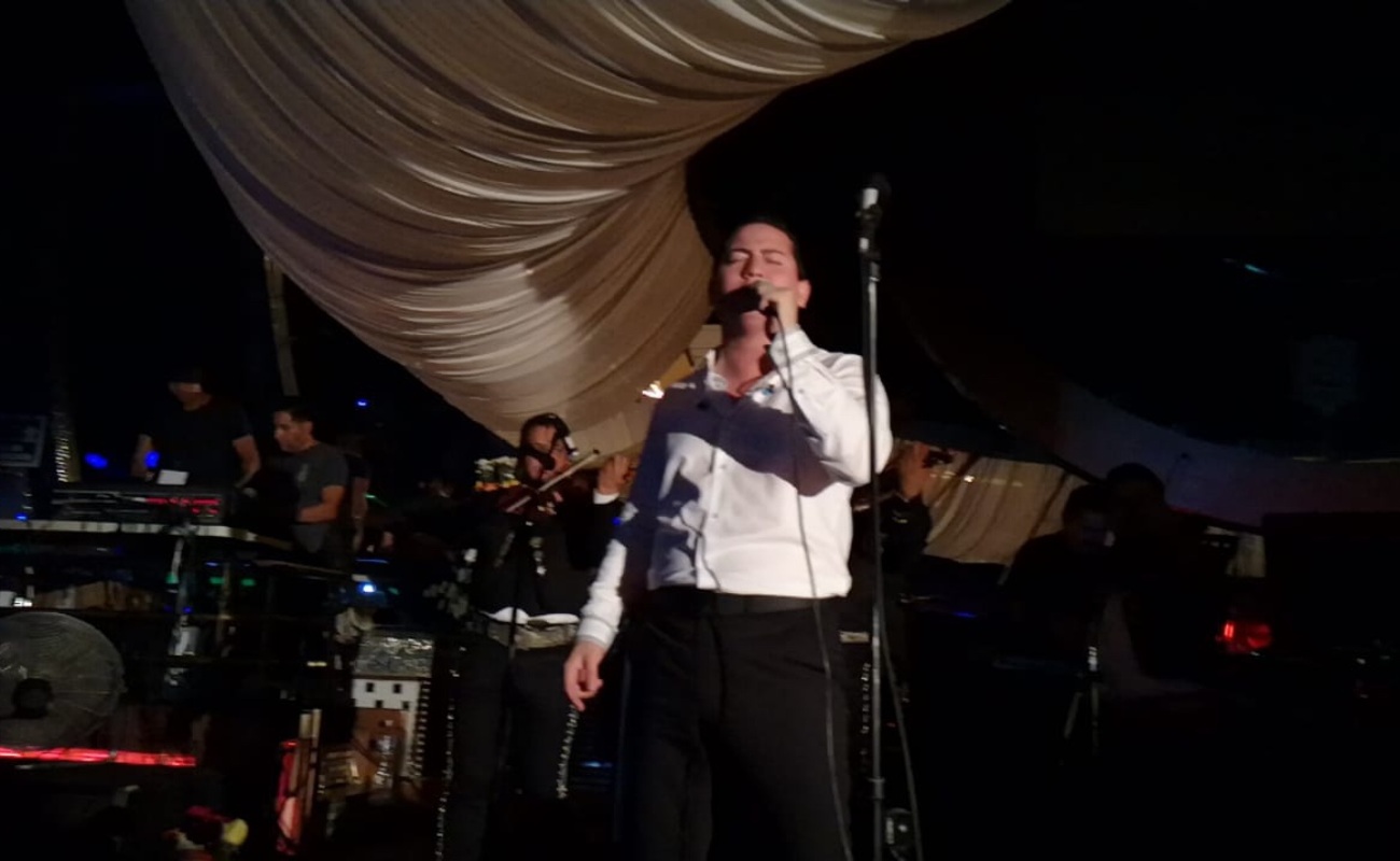 Daniel Ginaz inició en Tijuana su gira para promover su primer disco.