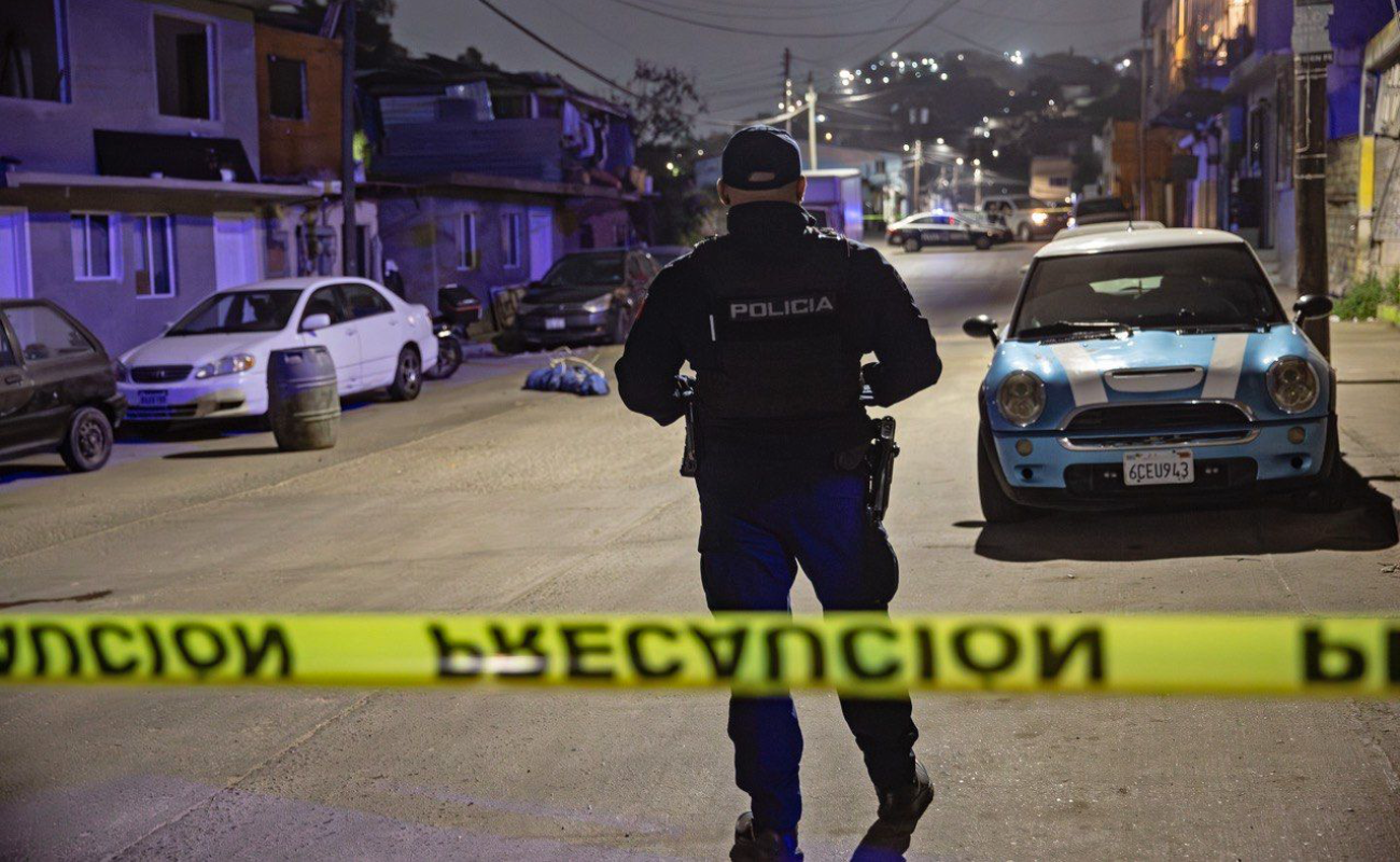 Dejan cuerpo envuelto en cobija y con narcomensaje en Niños Héroes