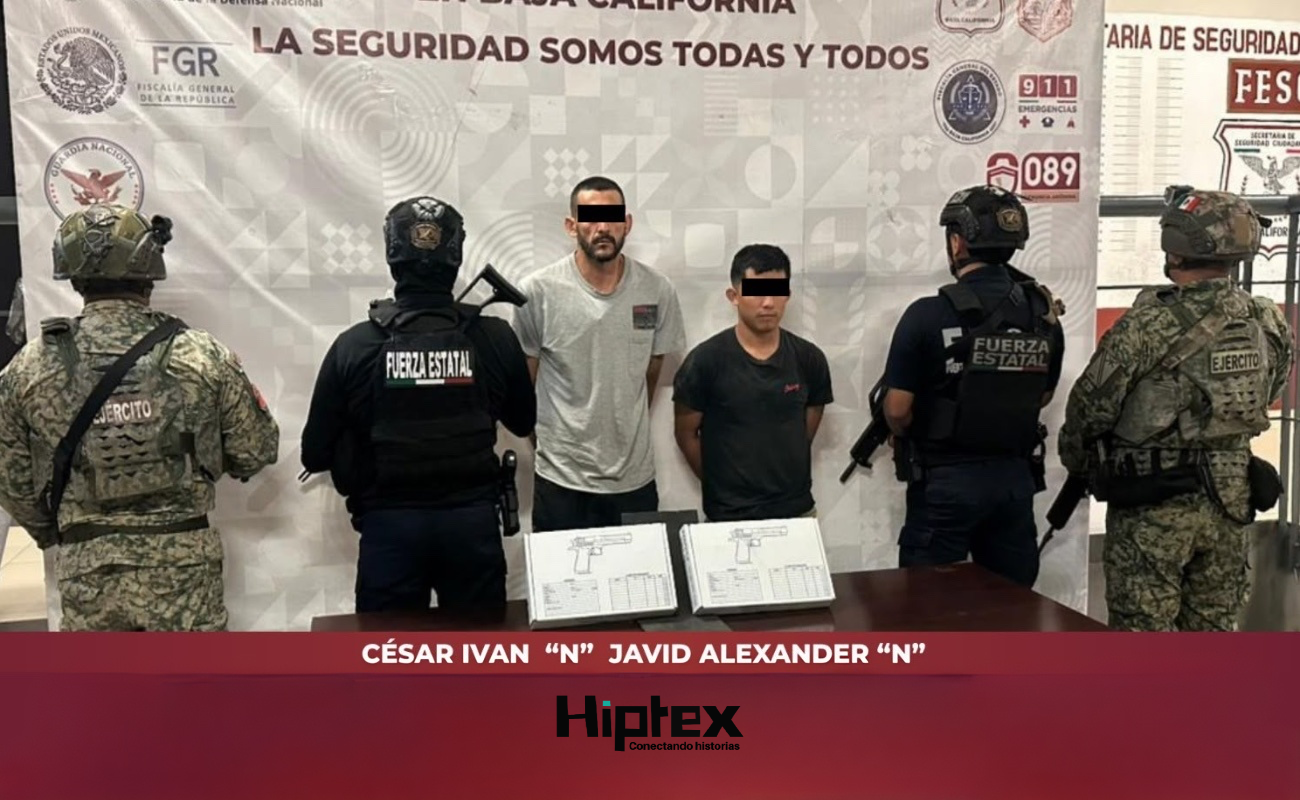 Fueron aseguradas dos armas de fuego cortas abastecidas con un total de 22 cartuchos útiles.