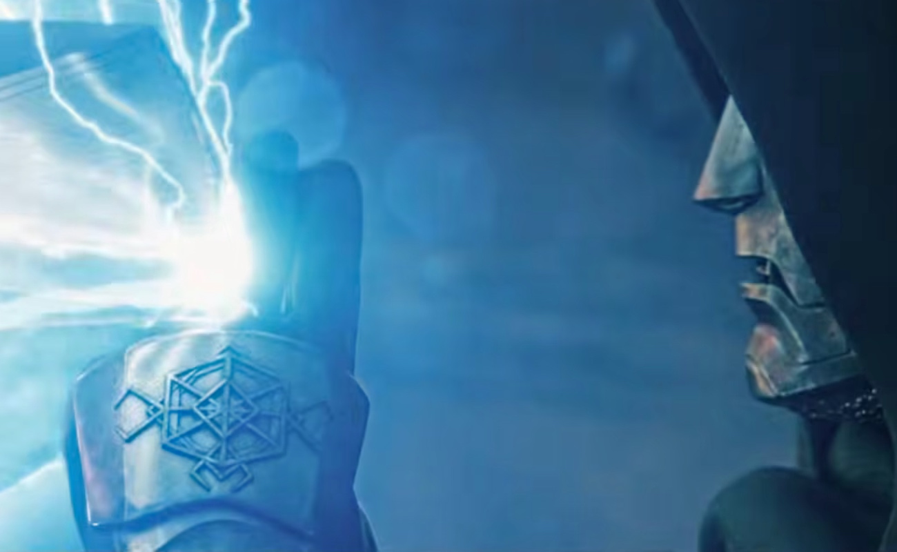Robert Downey Jr. aparece por primera vez caracterizado como Doctor Doom en el tráiler oficial de Avengers: Doomsday, cuyo lanzamiento superó los 28 millones de reproducciones en YouTube durante sus primeras diez horas.
