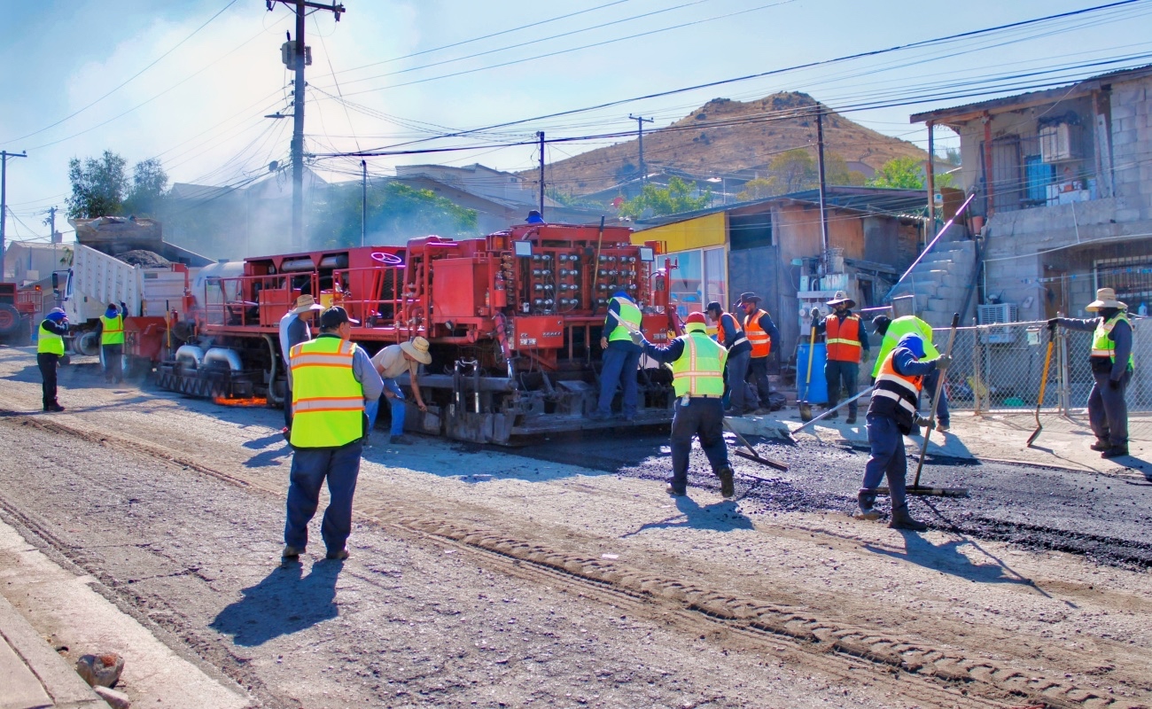 Arranca Tecate reencarpetado en la colonia Cucapáh con el programa Vialidades al 100