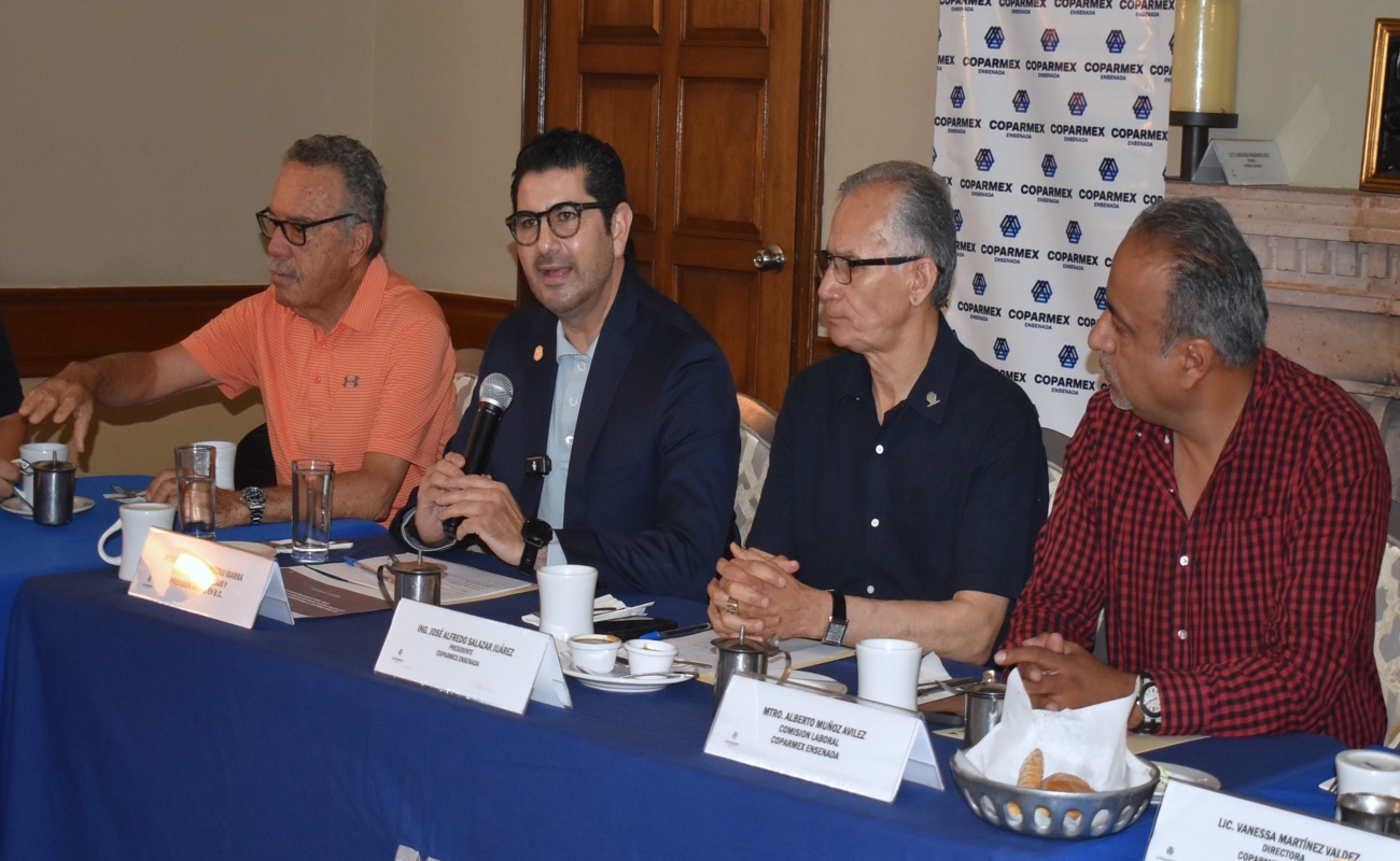 Pondera Arregui capacidad conciliadora de la STPS en encuentro con COPARMEX