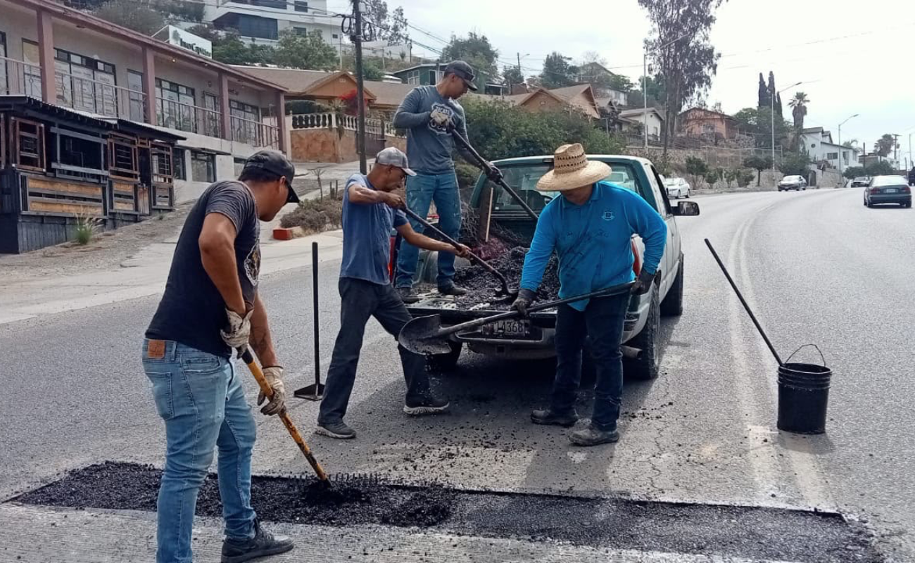 Intensifican labores de vialidades para fortalecer la infraestructura urbana y mejorar la calidad de vida de las familias tecatenses.