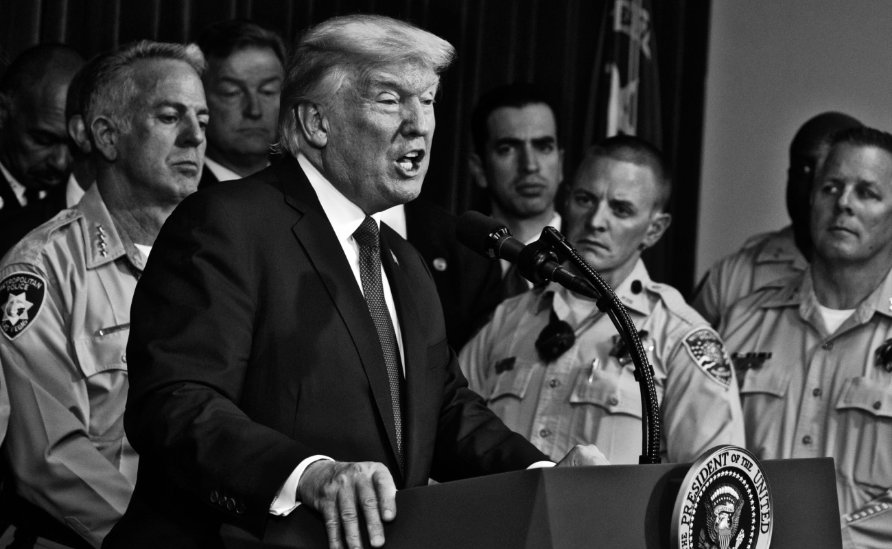 Trump niega hablar de violencia armada tras su visita a Las Vegas